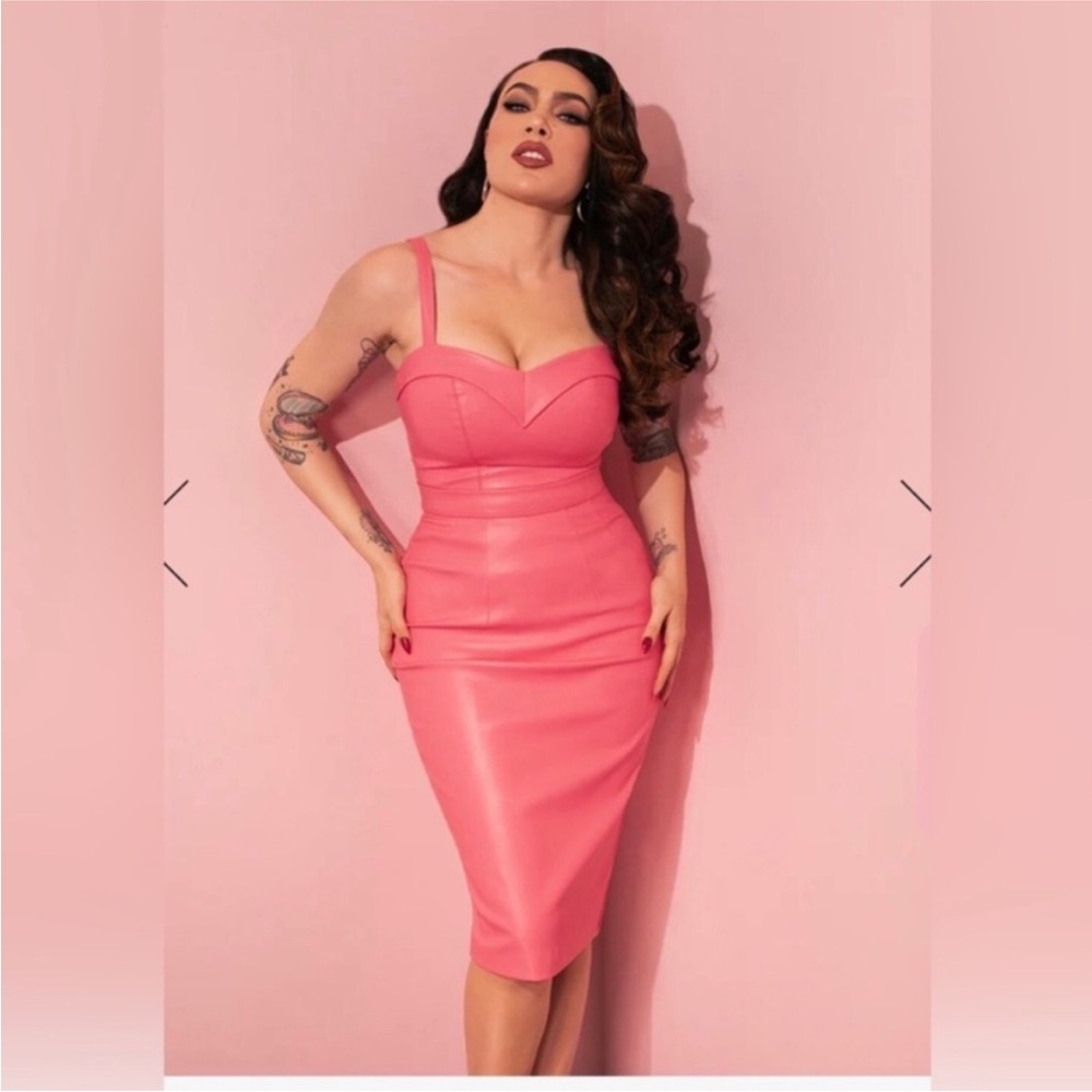 Vixen by Micheline Pitt Pink Faux Leather Bad Girl Pencil Skirt - Small